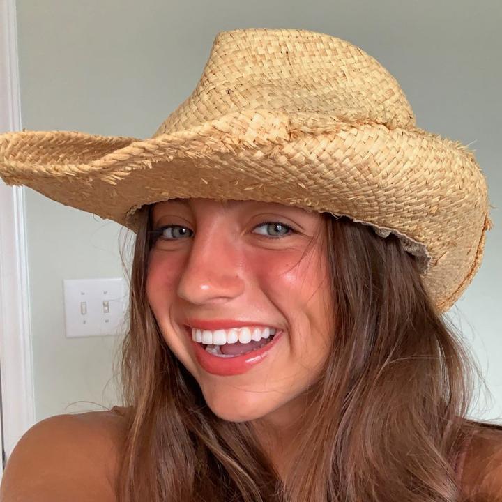 🦄 @scrubnumberone - Ellie Dobleske - TikTok