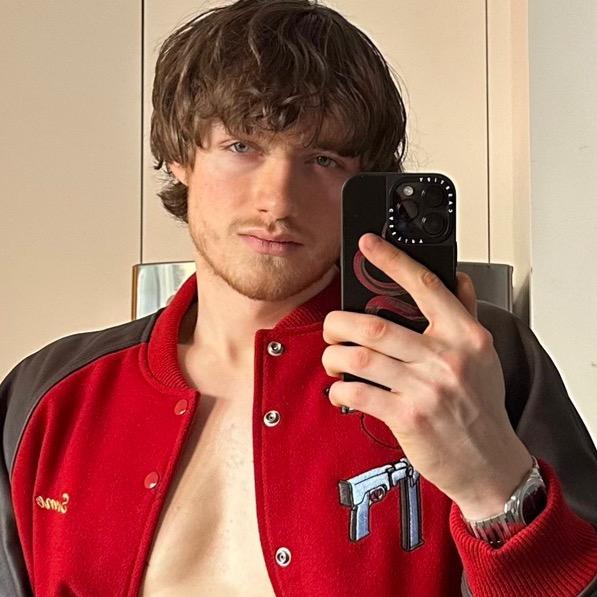 Timothy champagne 18 +. спортивное шампанское. тимоти шампань. Timothy champagne twitter. Timothy champagne.