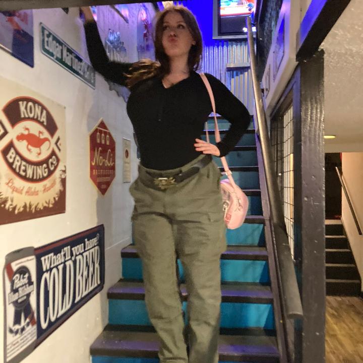 i love this beautiful woman so much I hope someone’s hot single dad sees this so I can get her a