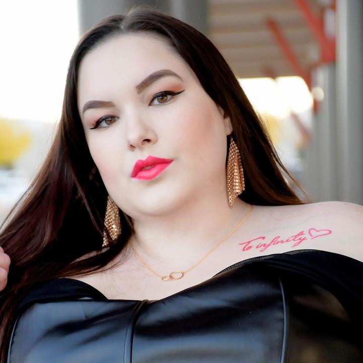 🦄 alywiththecurves Aly Avina TikTok