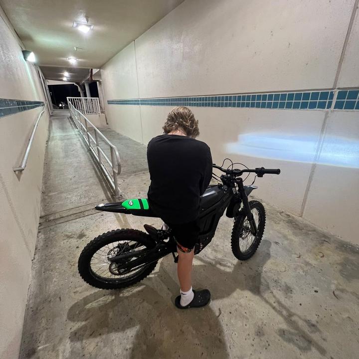 fw._.ashton09