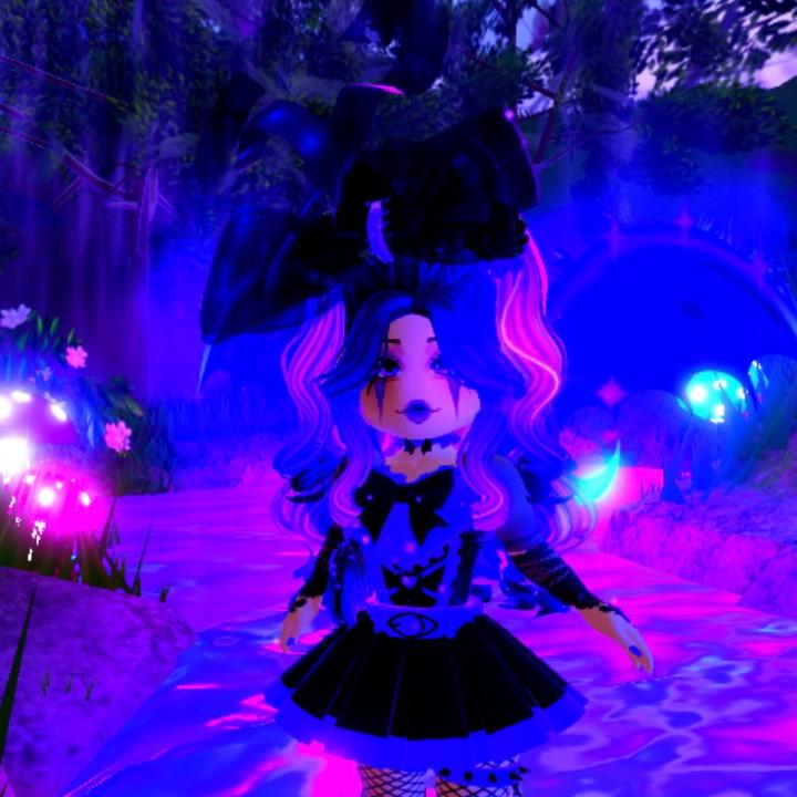 He pees into a cup meme FNaF 1 Roblox Royale High puppet glowy